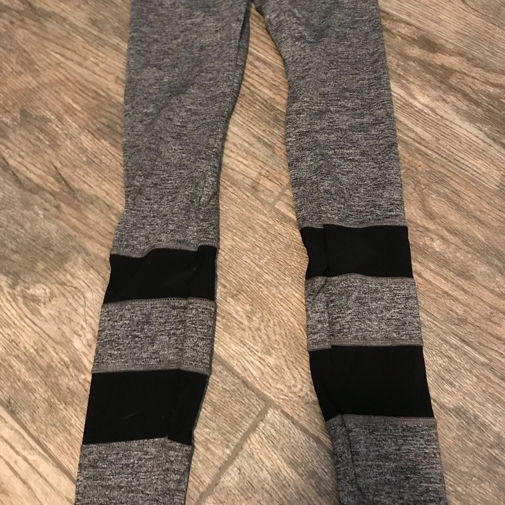 Gray workout Leggings Size small